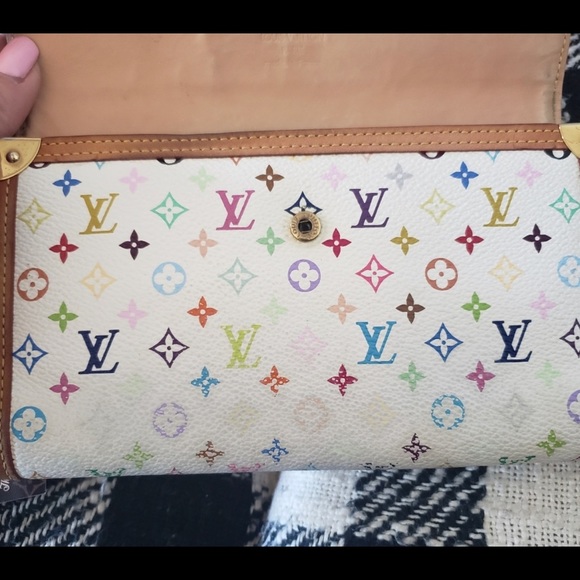🎉SALE🎉 Louis Vuitton Multicolor Crossbody - Picture 4 of 9